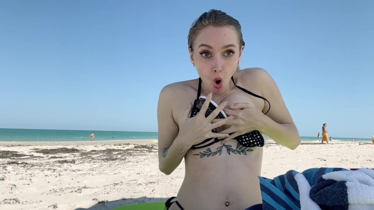 Novaruu Bikini Break Boob Slip Twitch Video