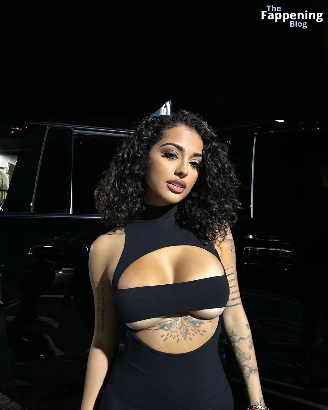 Malu Trevejo Looks Hot in Black (10 Photos)