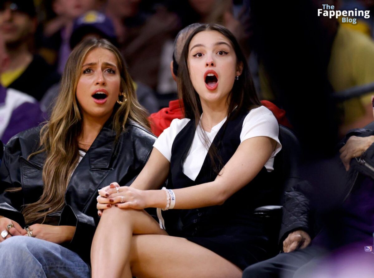 Olivia Rodrigo Displays Her Sexy Legs on the NBA Game (15 Photos)