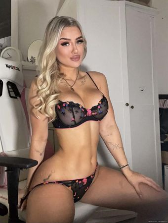 Edda Elisa Nude Leaks OnlyFans Photo 11