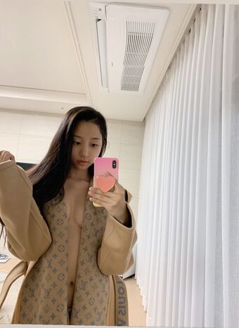 Eunji-pyoapple / djhenney / eunji / pyoapple Nude Leaks OnlyFans  – Leaked Models