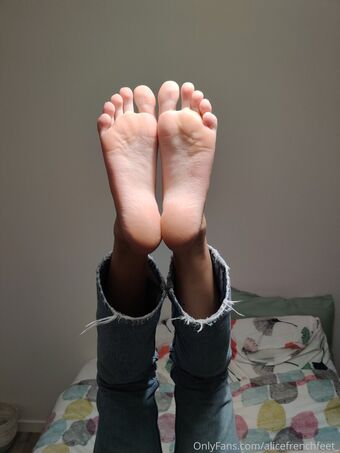 alicefrenchfeet Nude Leaks OnlyFans Photo 10