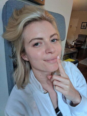 Elyse Willems Nude Leaks OnlyFans Photo 15