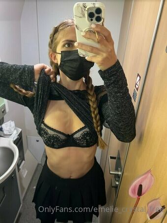 emelie_crystal_free Nude Leaks OnlyFans Photo 1