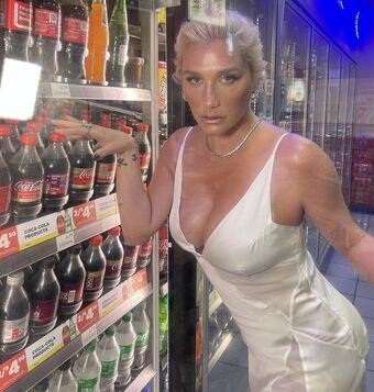 Kesha Nude Leaks OnlyFans Photo 28
