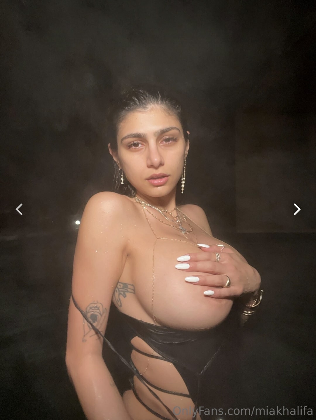 mia khalifa shower full topless tits onlyfans livestream video 322e9b3